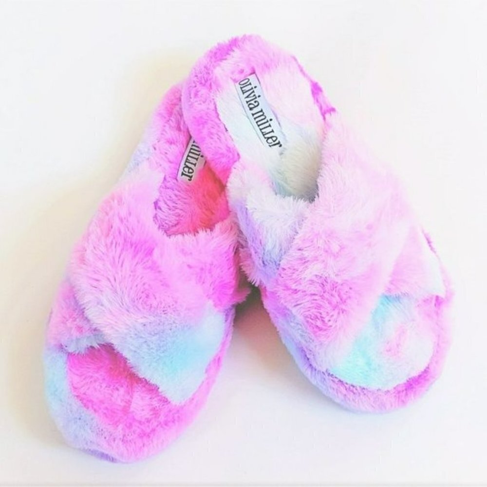 NWT OLIVIA MILLER  Cozy Rainbow Tie Dye Faux Fur X Band Slides Slippers